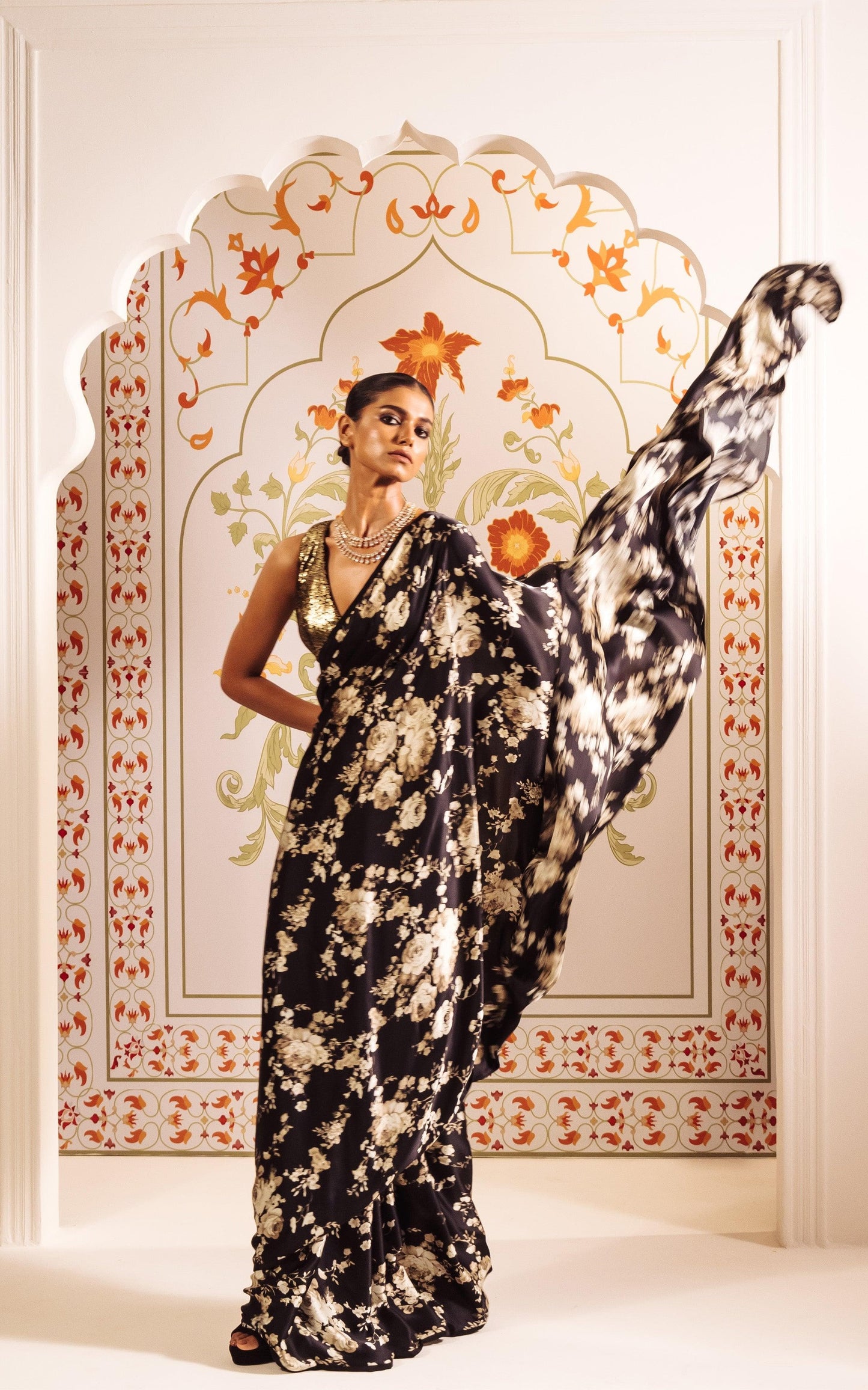 Elegant Midnight Bloom Floral Silk Saree